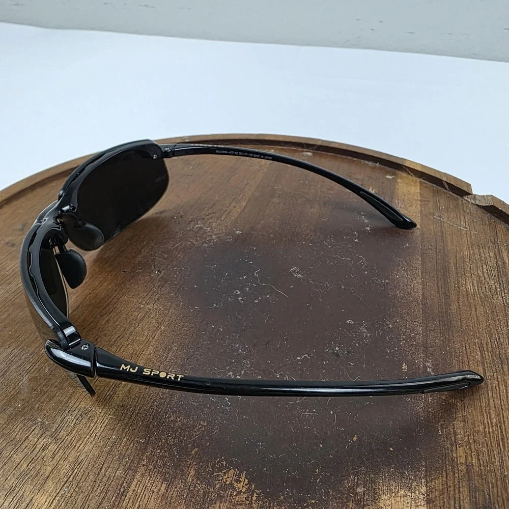 Maui Jim Banyans Sunglasses Mens 70-17-130 Black Green Polarized Wrap MJ-412-02